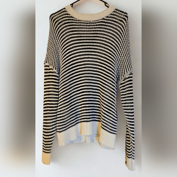 Womens Easel Sweater Sz Large Chic Black and White Striped Sweater - Picture 3 of 6